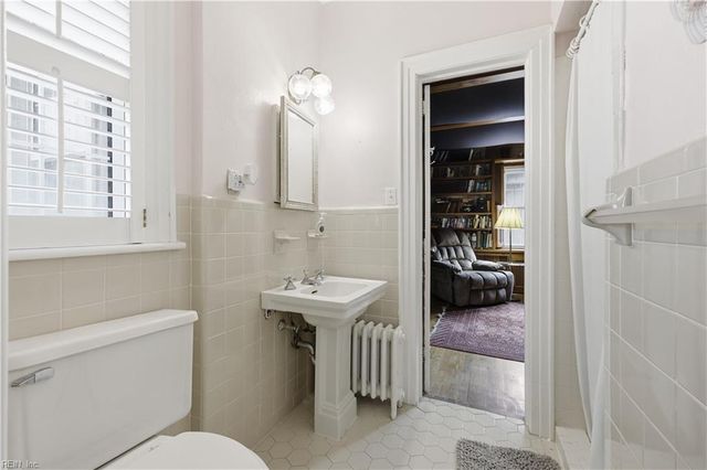 107 42nd ST, Virginia Beach, VA 23451