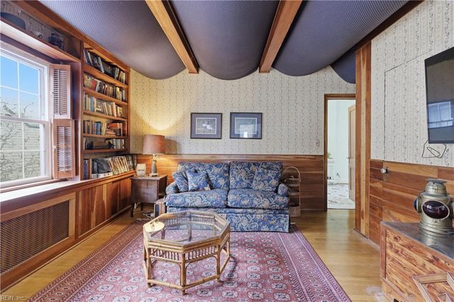 107 42nd ST, Virginia Beach, VA 23451