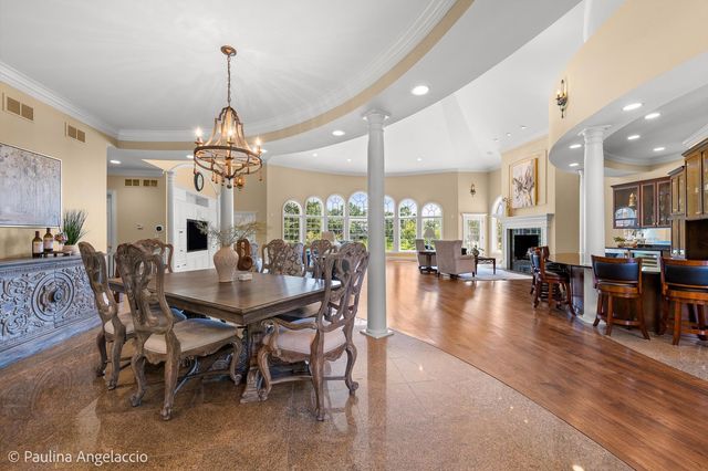 5 Hillburn Court, North Barrington, IL 60010
