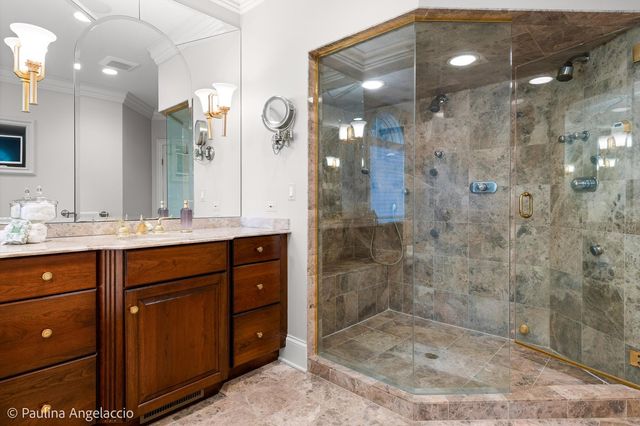 5 Hillburn Court, North Barrington, IL 60010