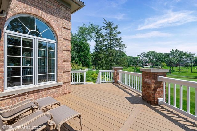 5 Hillburn Court, North Barrington, IL 60010