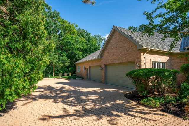 5 Hillburn Court, North Barrington, IL 60010