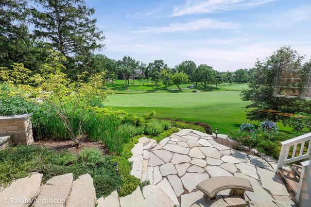 5 Hillburn Court, North Barrington, IL 60010