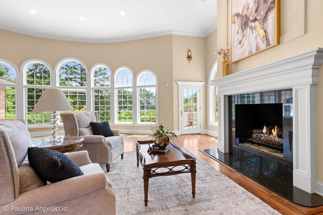 5 Hillburn Court, North Barrington, IL 60010