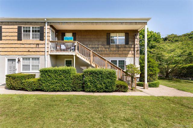 40 Canoe Place Road 5, Hampton Bays, NY 11946