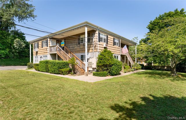 40 Canoe Place Road 5, Hampton Bays, NY 11946