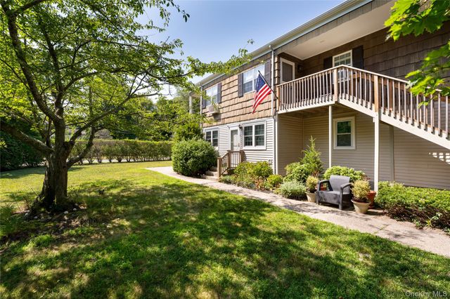 40 Canoe Place Road 5, Hampton Bays, NY 11946