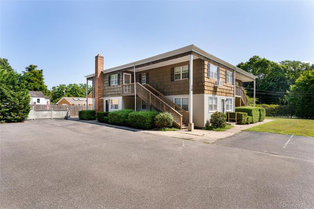 40 Canoe Place Road 5, Hampton Bays, NY 11946