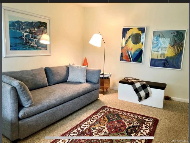 40 Canoe Place Road 5, Hampton Bays, NY 11946