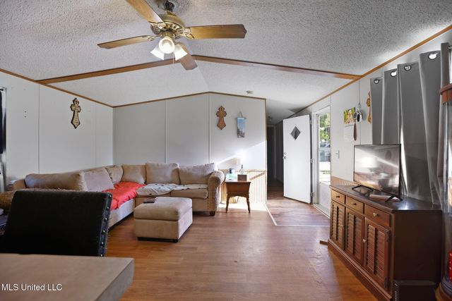 1543 Marion Russell Road, Meridian, MS 39301