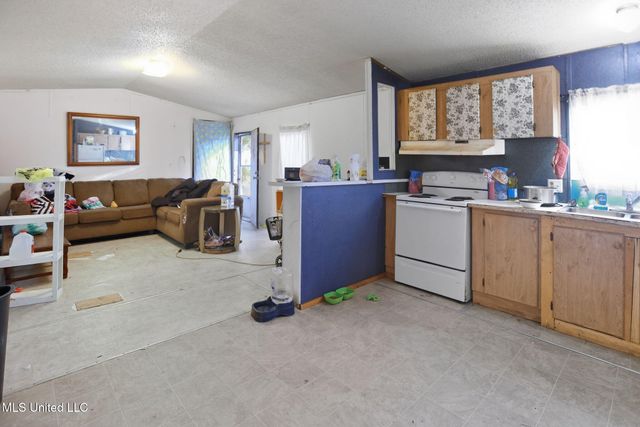 1543 Marion Russell Road, Meridian, MS 39301