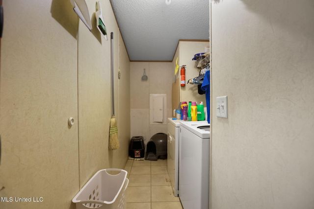 1543 Marion Russell Road, Meridian, MS 39301