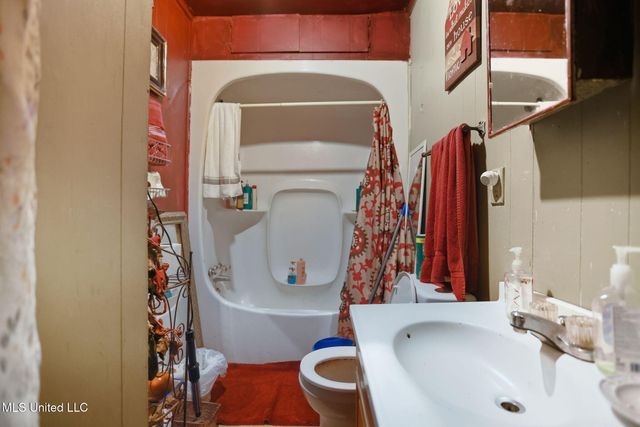 1543 Marion Russell Road, Meridian, MS 39301