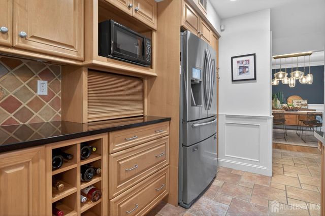 20 Apache Court, East Brunswick, NJ 08816