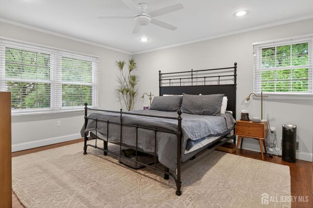 20 Apache Court, East Brunswick, NJ 08816