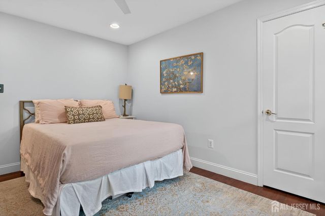 20 Apache Court, East Brunswick, NJ 08816
