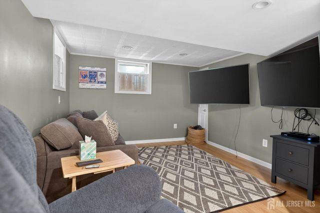 20 Apache Court, East Brunswick, NJ 08816