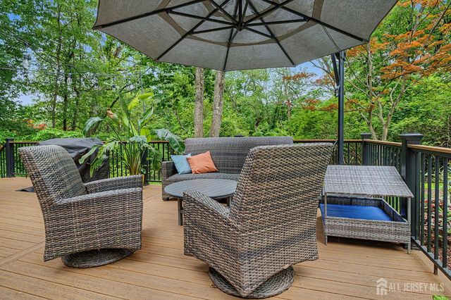 20 Apache Court, East Brunswick, NJ 08816