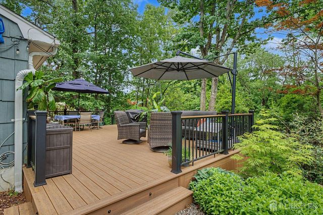20 Apache Court, East Brunswick, NJ 08816