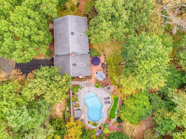 20 Apache Court, East Brunswick, NJ 08816
