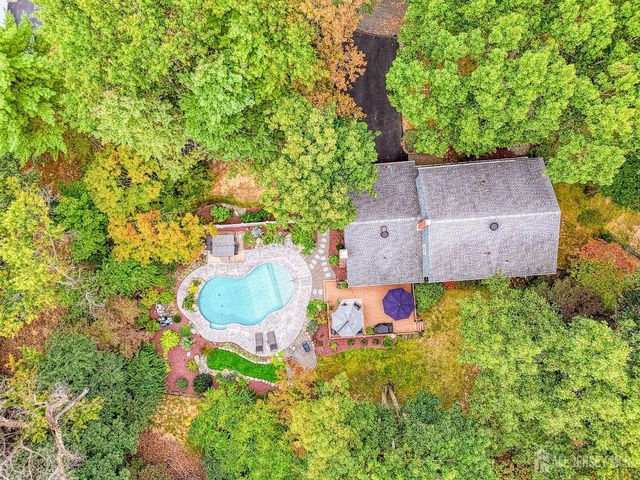 20 Apache Court, East Brunswick, NJ 08816
