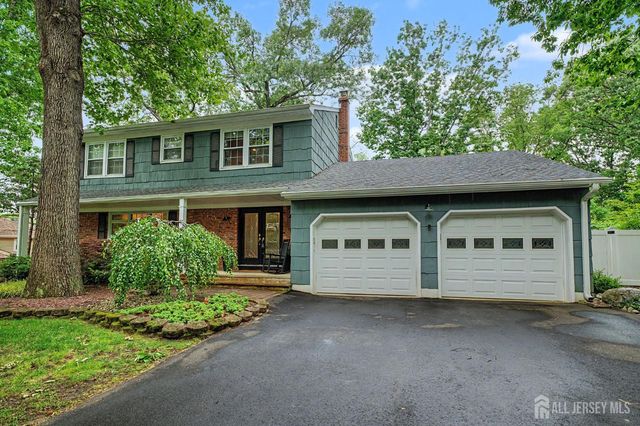 20 Apache Court, East Brunswick, NJ 08816