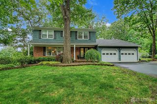 20 Apache Court, East Brunswick, NJ 08816