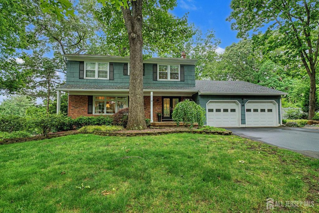 20 Apache Court, East Brunswick, NJ 08816