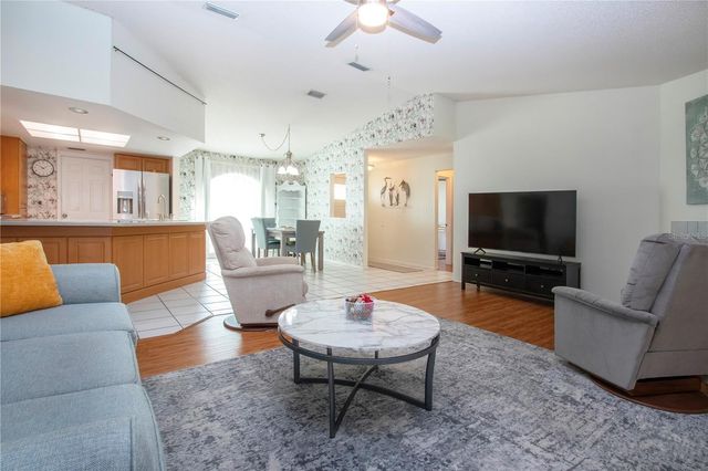 1606 LOGHILL PLACE, Brandon, FL 33510