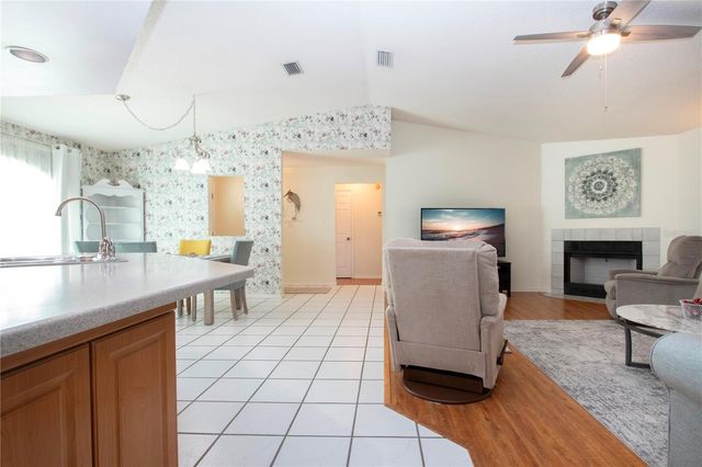 1606 LOGHILL PLACE, Brandon, FL 33510