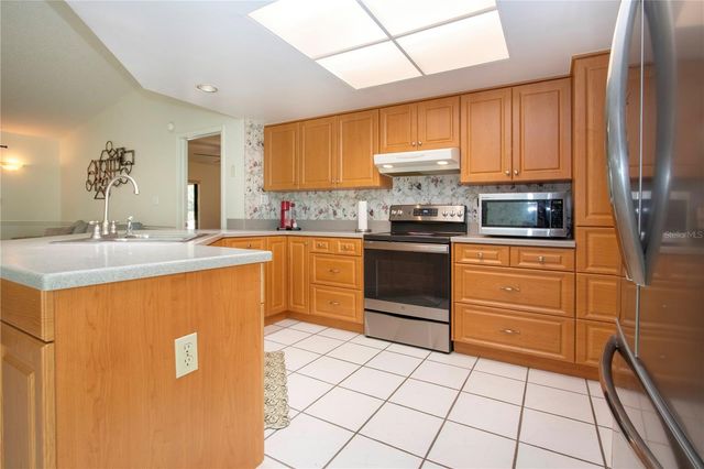 1606 LOGHILL PLACE, Brandon, FL 33510