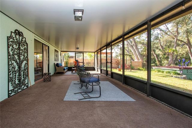 1606 LOGHILL PLACE, Brandon, FL 33510