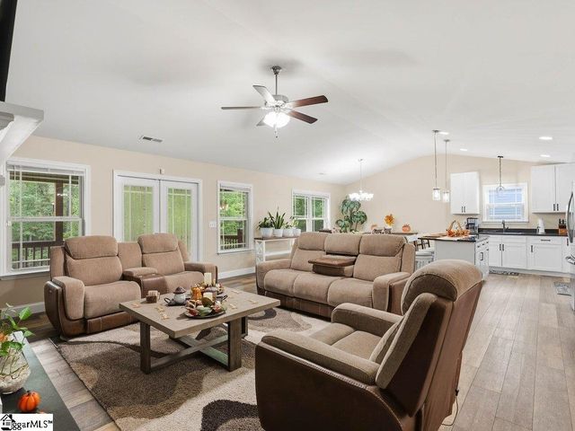 230 Mccall Road, Simpsonville, SC 29680