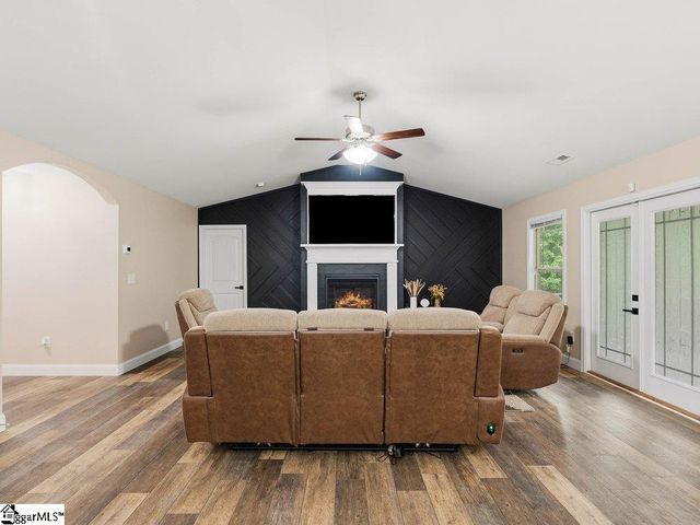 230 Mccall Road, Simpsonville, SC 29680