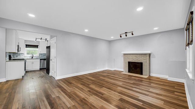 1234 River Terrace, Hobart, IN 46342