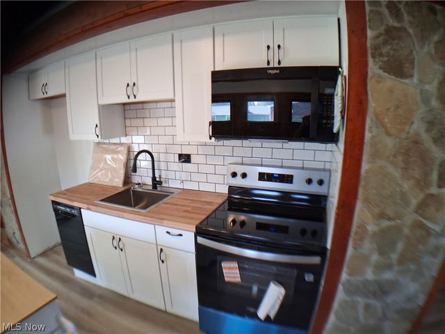 1555 Glenview Avenue, Madison, OH 44057