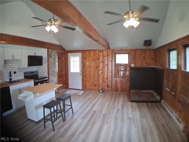 1555 Glenview Avenue, Madison, OH 44057