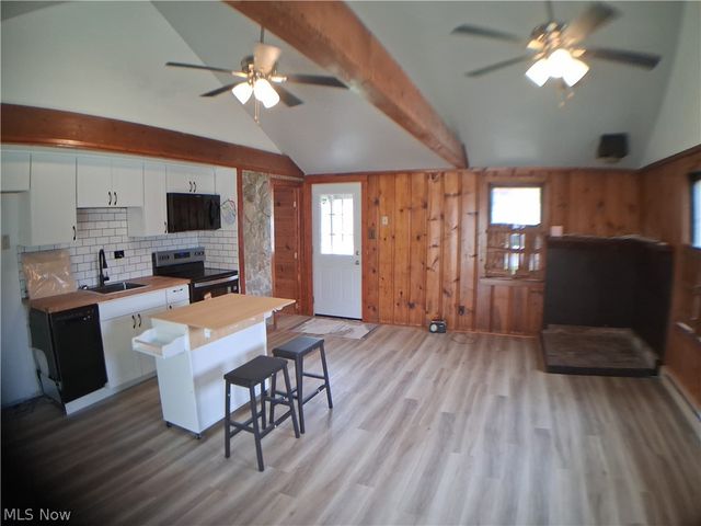 1555 Glenview Avenue, Madison, OH 44057
