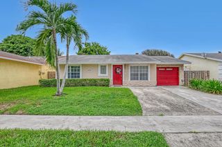 6082 Blue Grass Circle, Lake Worth, FL 33463