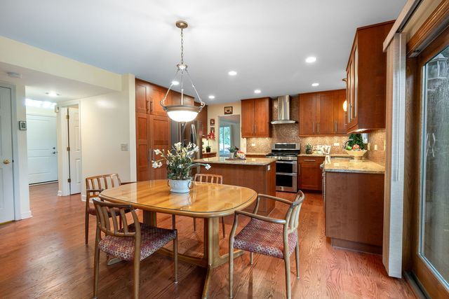 18101 W Hampshire Drive, Gurnee, IL 60031