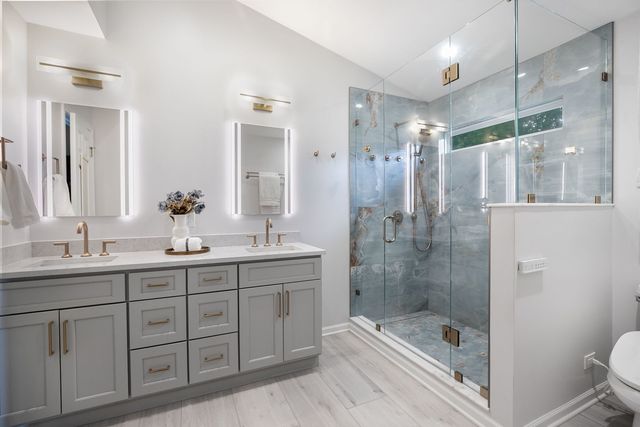 18101 W Hampshire Drive, Gurnee, IL 60031