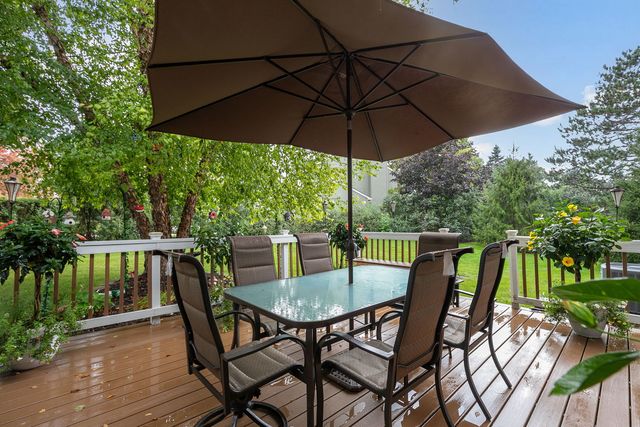 18101 W Hampshire Drive, Gurnee, IL 60031