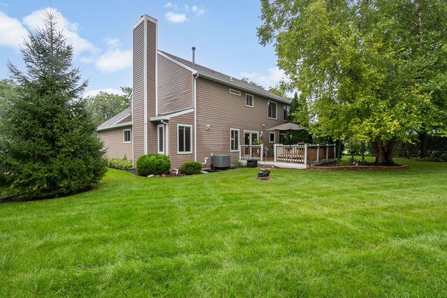 18101 W Hampshire Drive, Gurnee, IL 60031