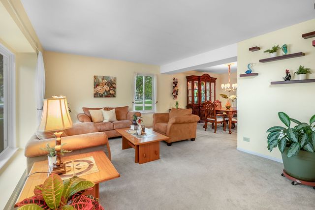 18101 W Hampshire Drive, Gurnee, IL 60031