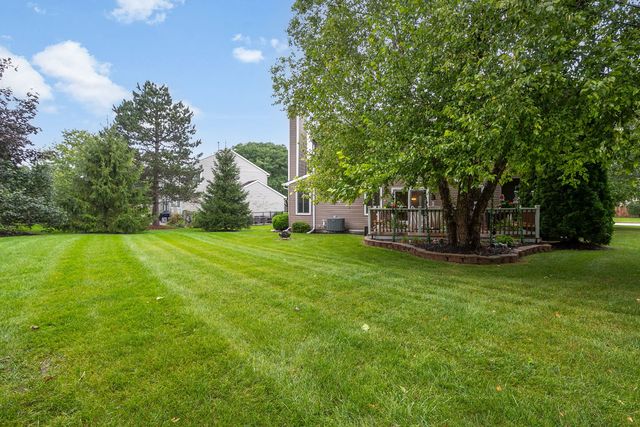 18101 W Hampshire Drive, Gurnee, IL 60031