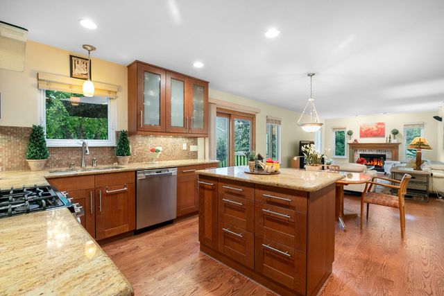 18101 W Hampshire Drive, Gurnee, IL 60031