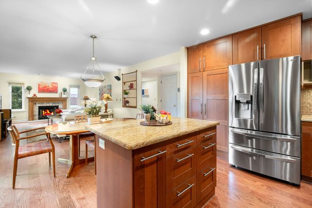 18101 W Hampshire Drive, Gurnee, IL 60031