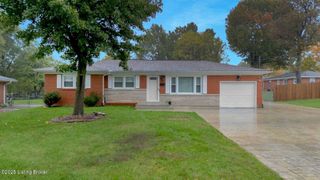 7911 Waterfern Way, Louisville, KY 40291