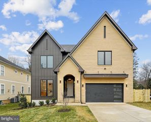 6707 HALLWOOD AVE, Falls Church, VA 22046