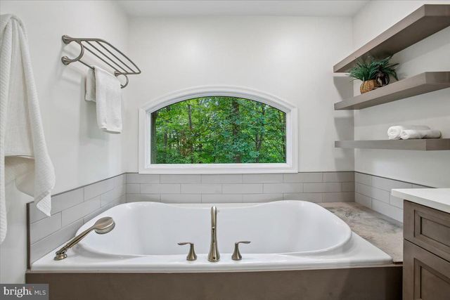 9205 MACSWAIN PL, Springfield, VA 22153